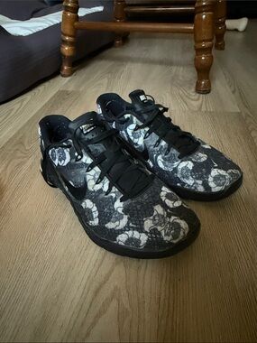 Nike Women’s Black & White Floral Print Sneakers